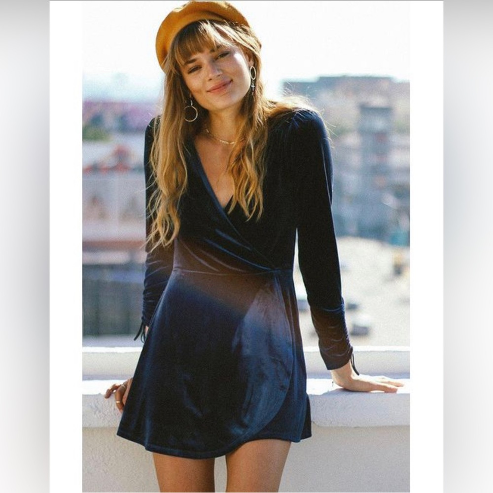 Urban Outfitters - Women's Blue Uo Goldmine Velvet Surplice Romper - Size Medium